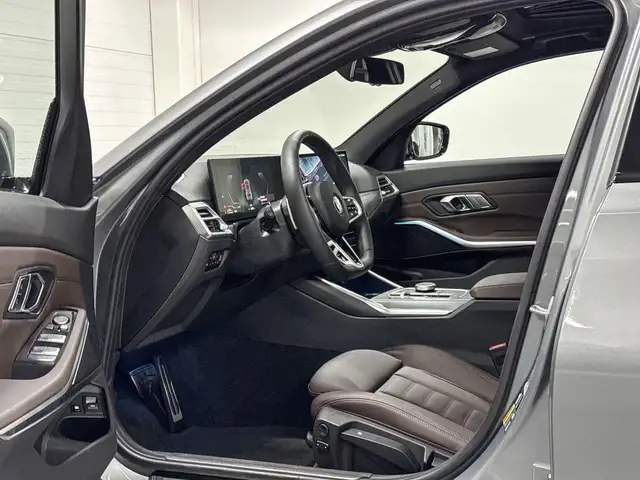 BMW 3 Series view 9
