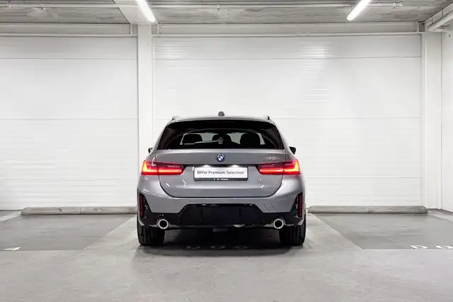 BMW 3 Series view 8