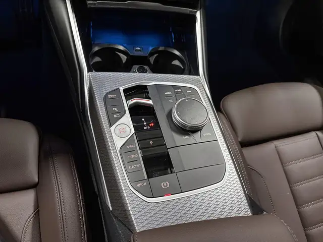 BMW 3 Series view 15