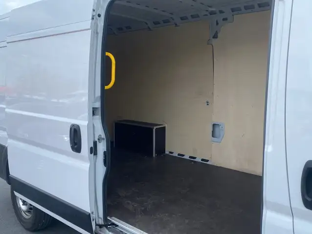 Fiat Ducato view 9