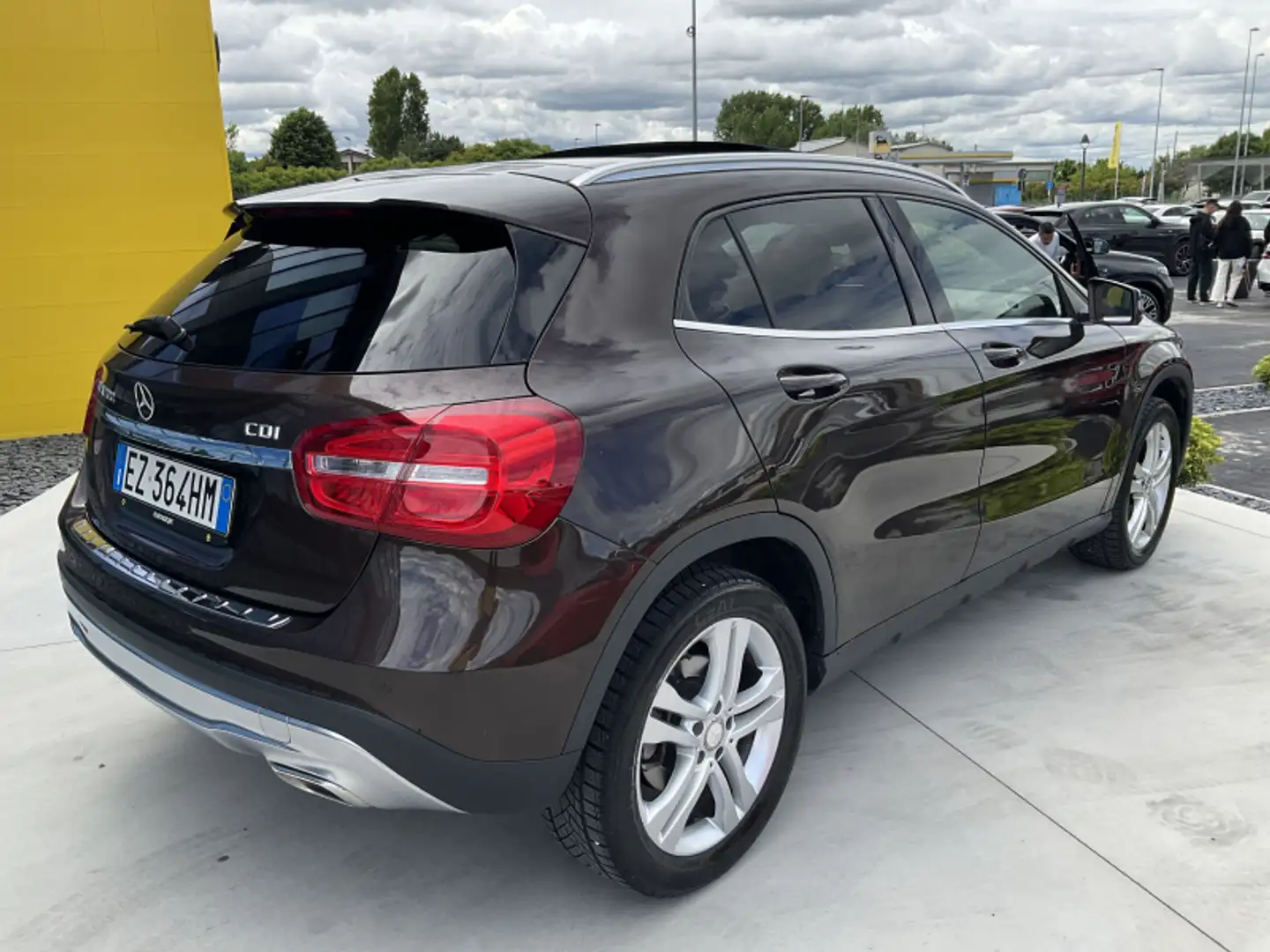 Mercedes-Benz GLA 200 CDI Automatic Sport Marrón - 2