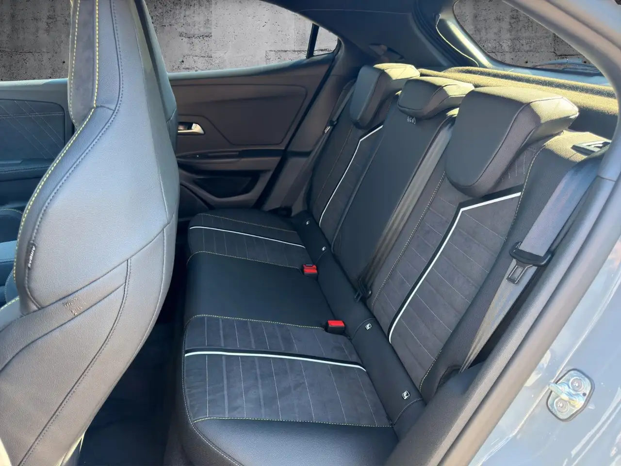 Opel Mokka-E Mokka GSE MATRIX-LED, NAVI, 20" ALU, ALCANTARA 16