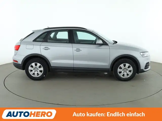 Audi Q3 view 7