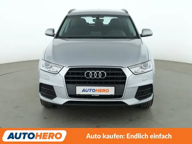Audi Q3 view 9