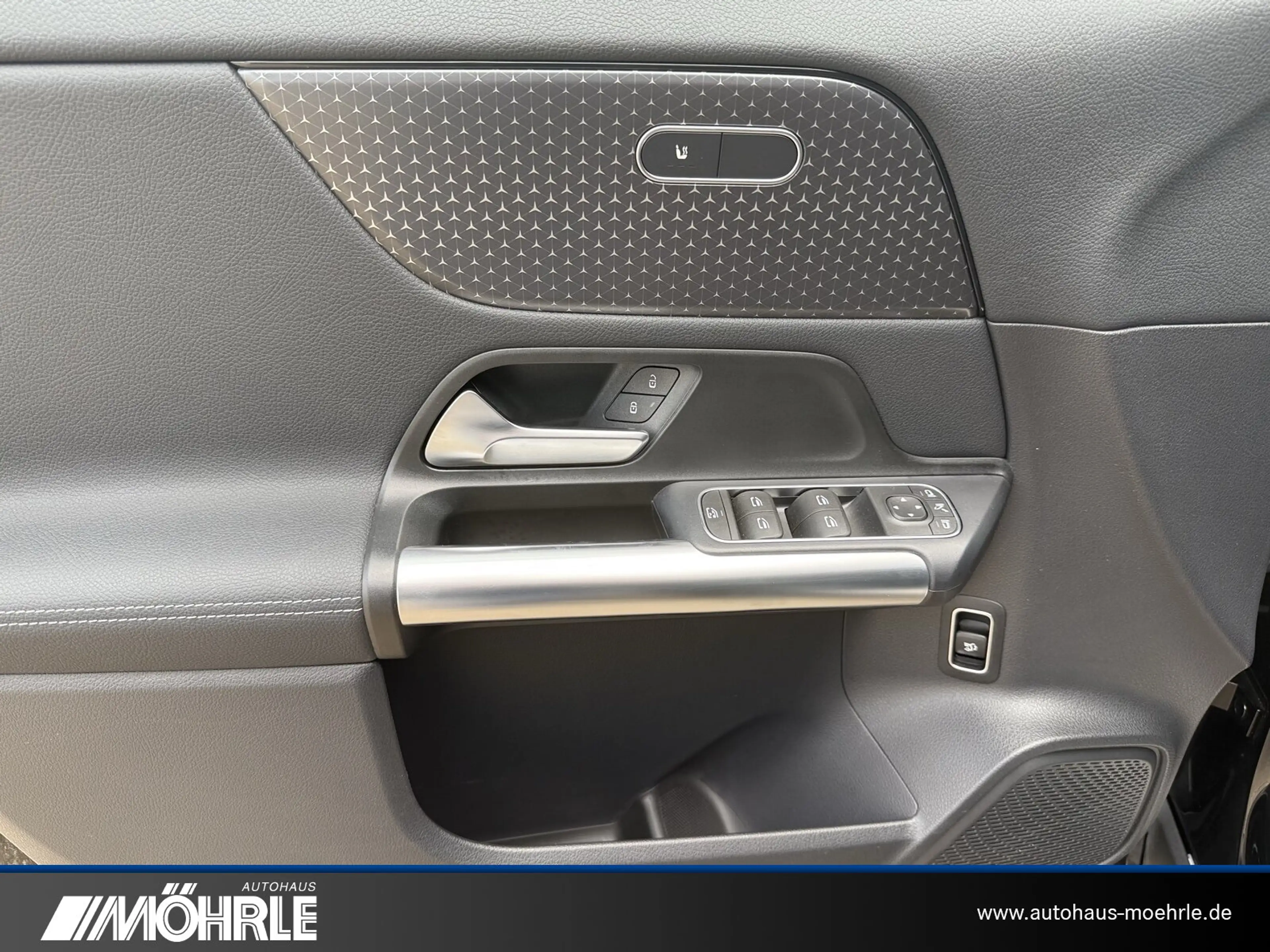 Mercedes-Benz GLA 180 GLA 180 Progressive Line Advanced Kamera LED Klima — photo 7