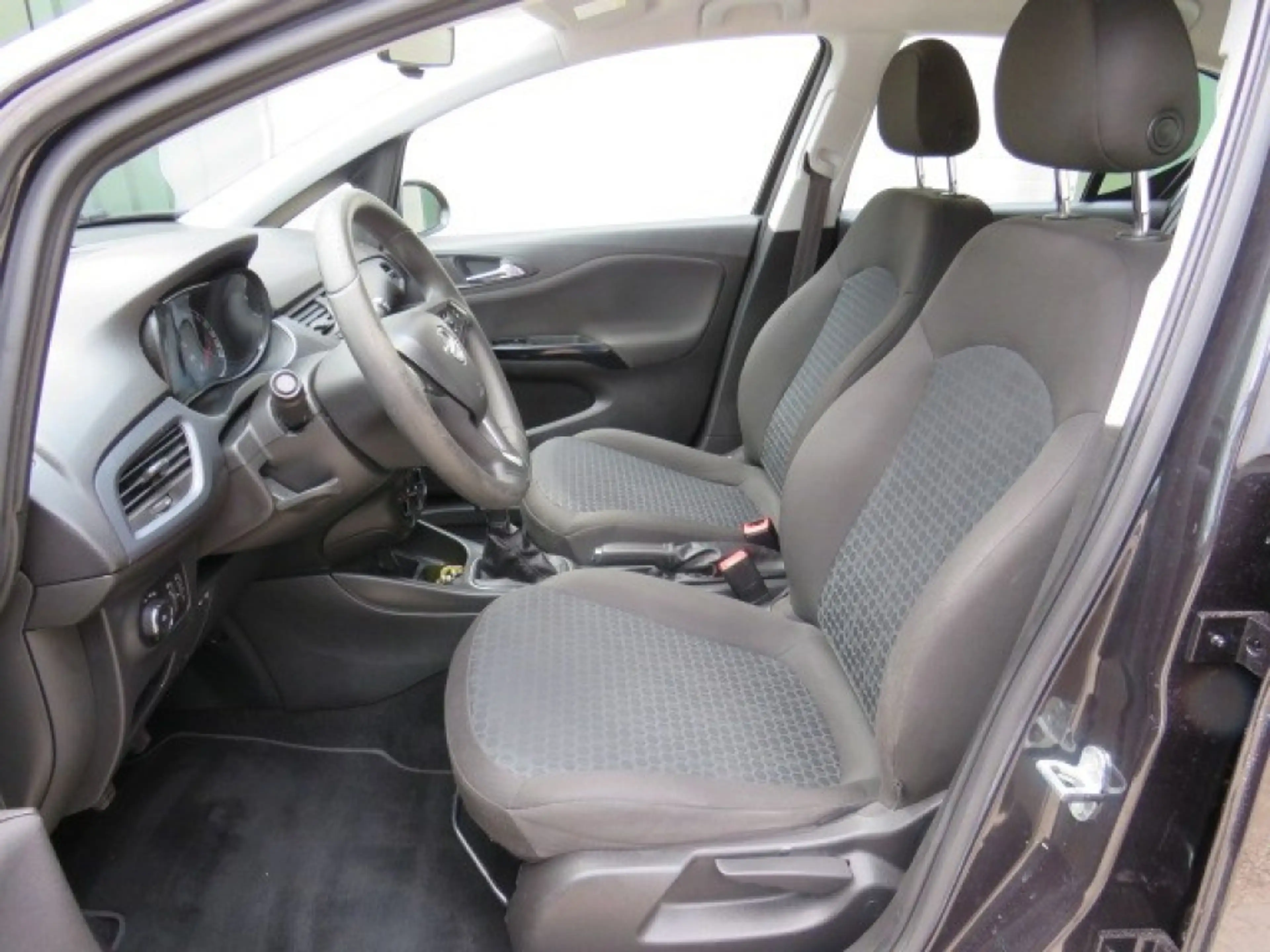 Opel Corsa-e 1.4 BUSINESS+ — photo 8