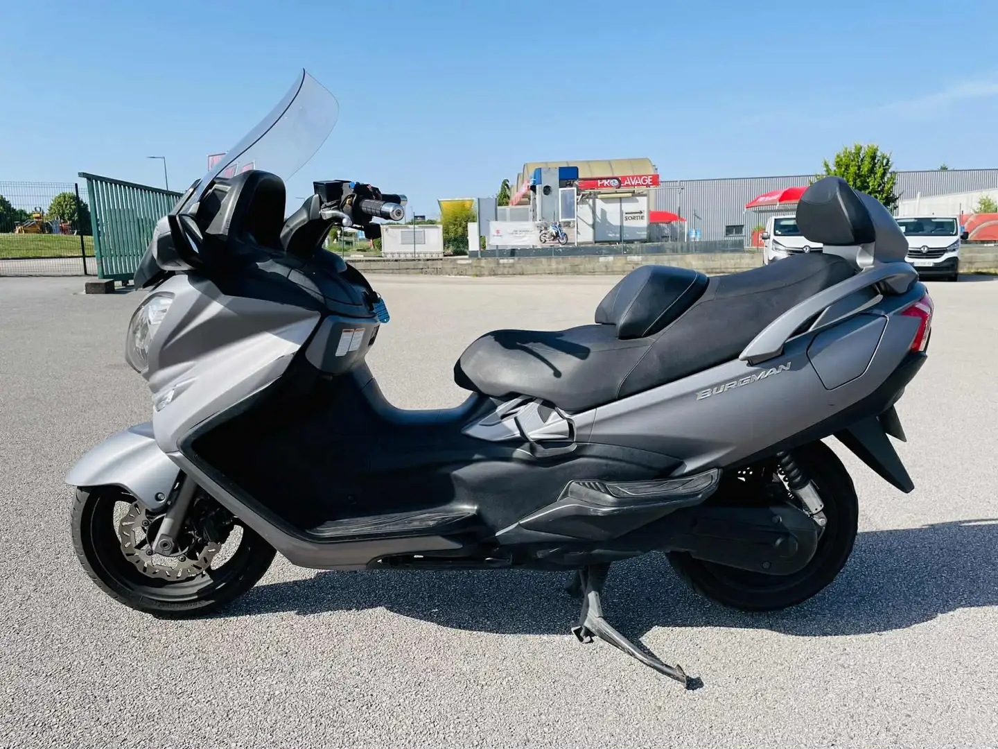 Suzuki Burgman 650 Gris - 1