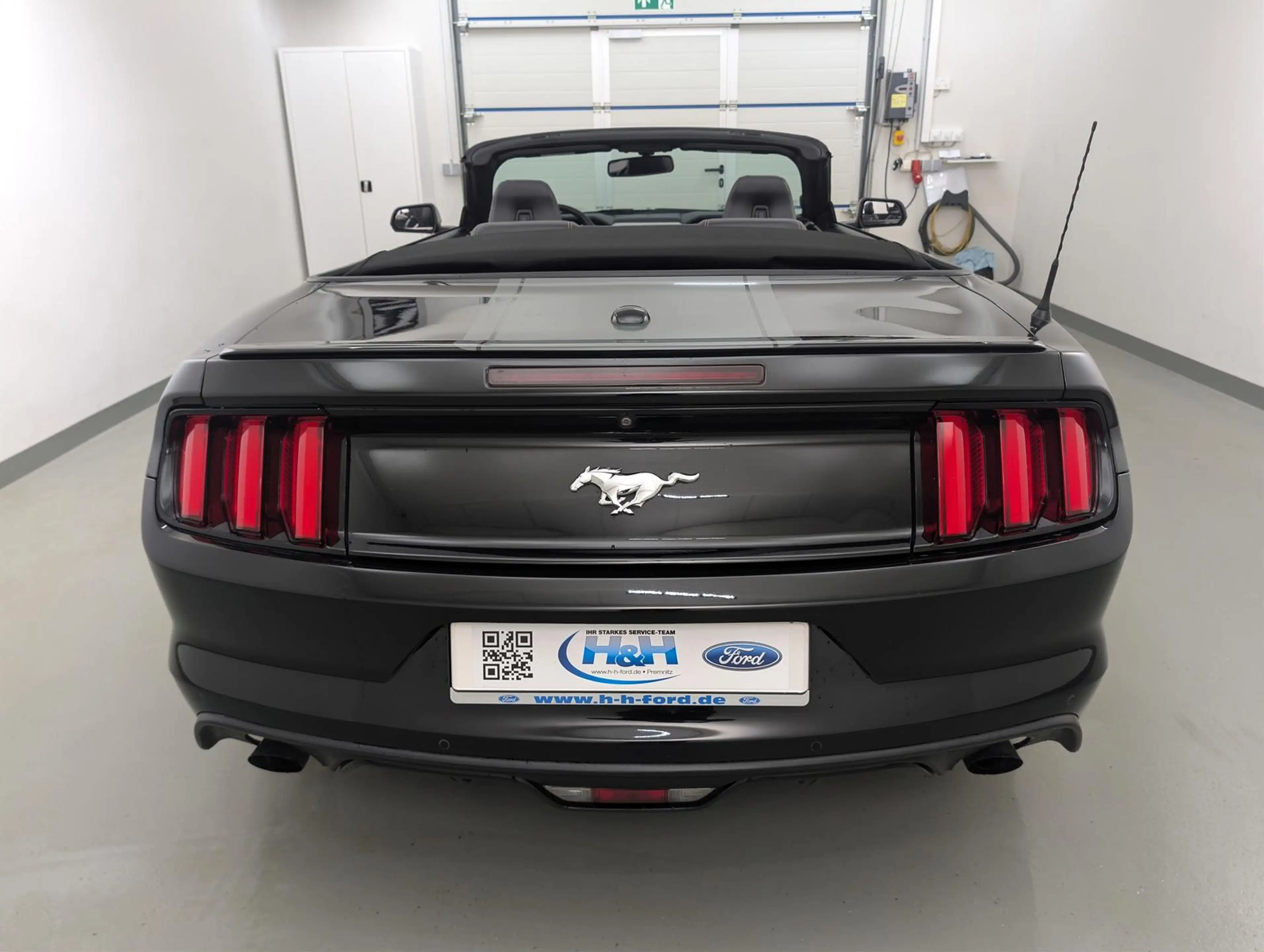 Ford Mustang 2.3 EcoB Aut Convertible SitzKlima+Kam — photo 8