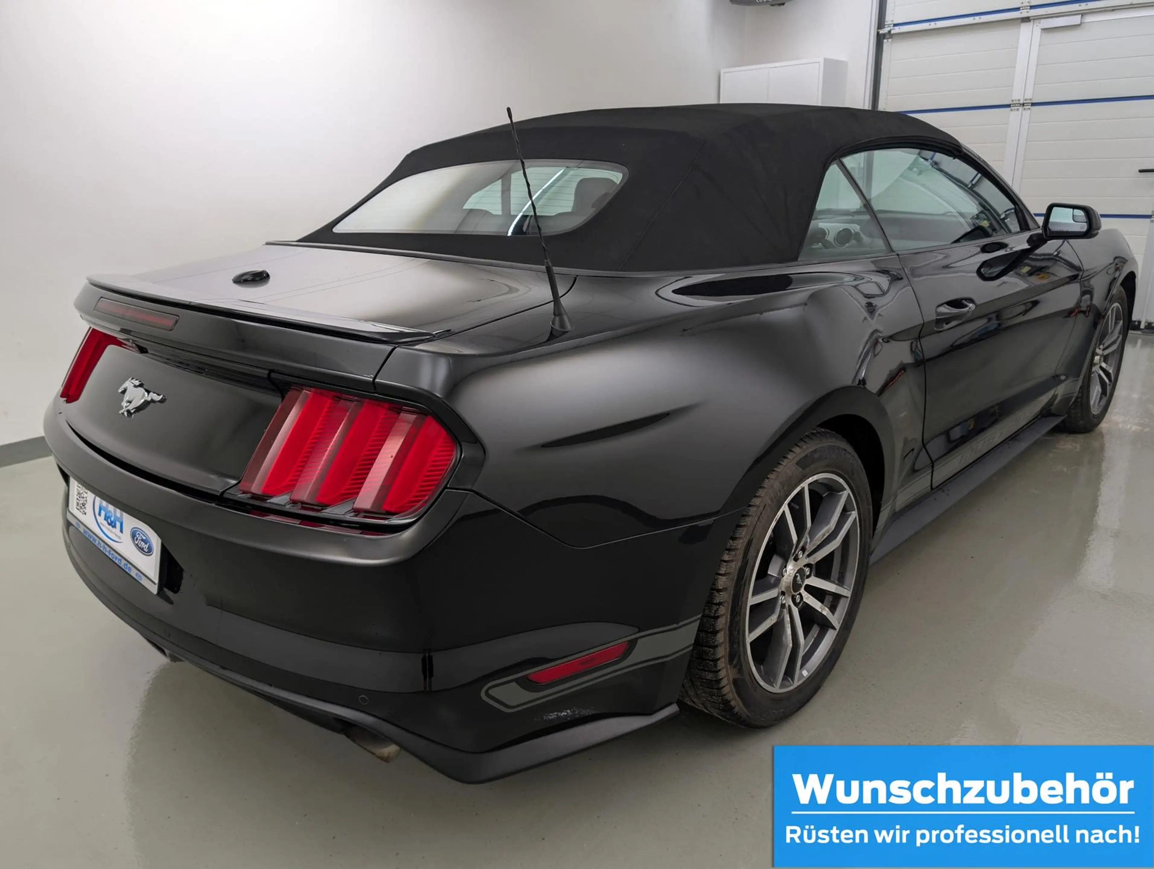 Ford Mustang 2.3 EcoB Aut Convertible SitzKlima+Kam — photo 4