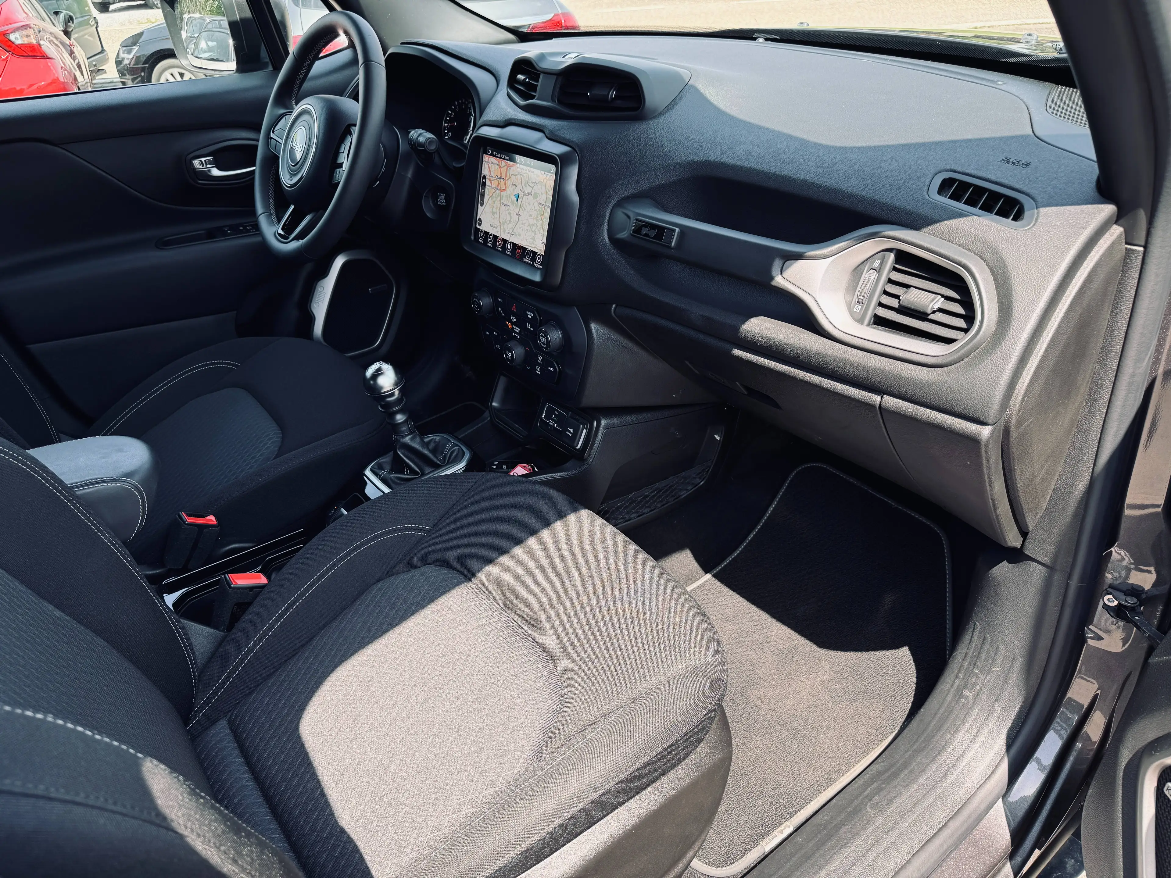 Jeep Renegade Renegade essence, état neuf, Garantie 1 an — photo 15