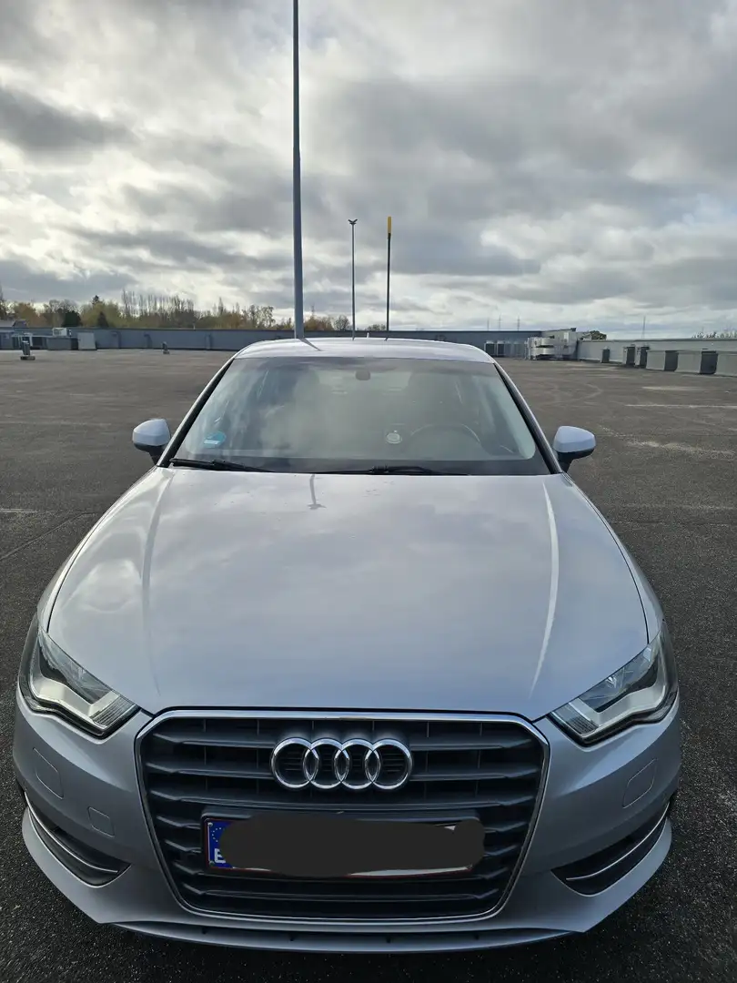 Audi A3 1.6 TDi Quattro Ambiente - 1