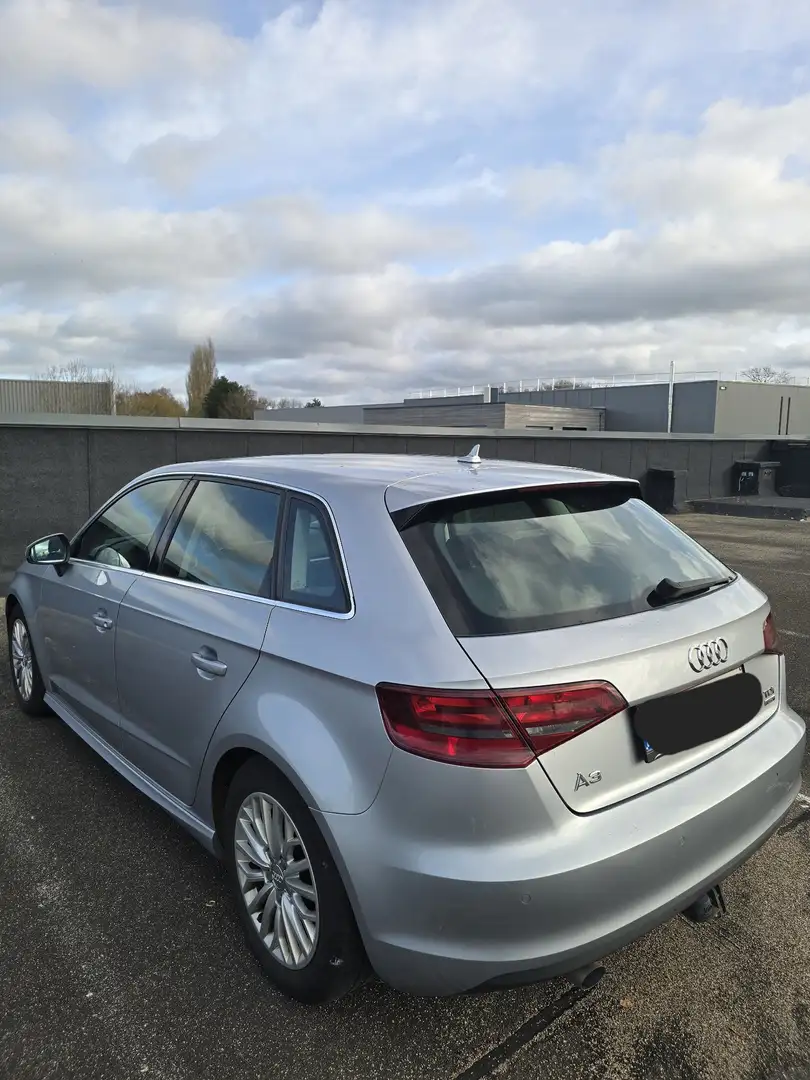 Audi A3 1.6 TDi Quattro Ambiente - 2