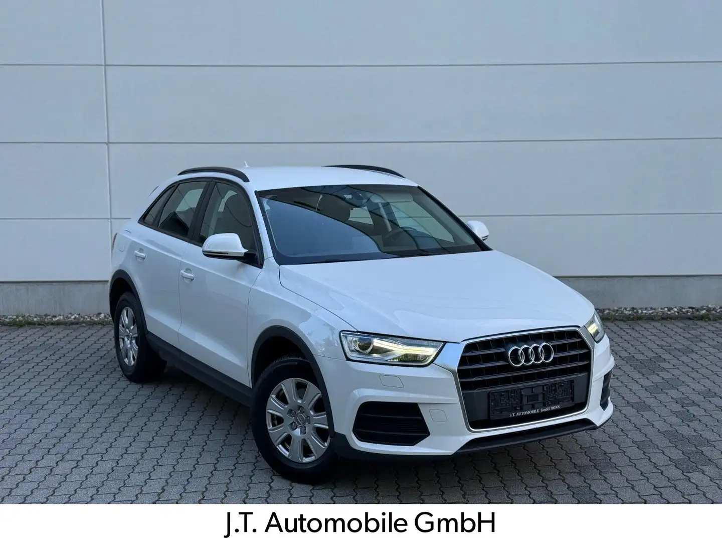 Audi Q3 basis,LED,Navi,Erstehand,E6 Blanc - 1