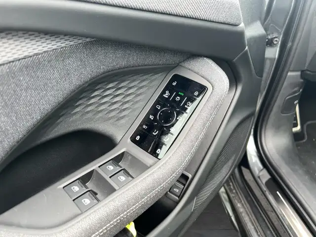 Audi A6 view 15