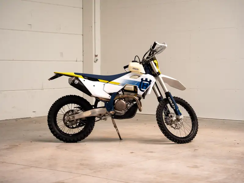Husqvarna FE 250 - foto 4