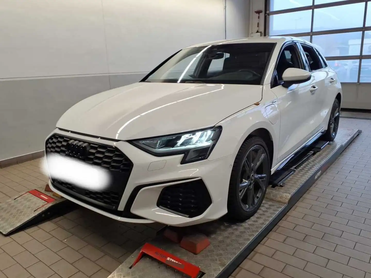 Audi A3 40 TFSI e S line S-tronic +VIRTUAL+ Weiß - 2