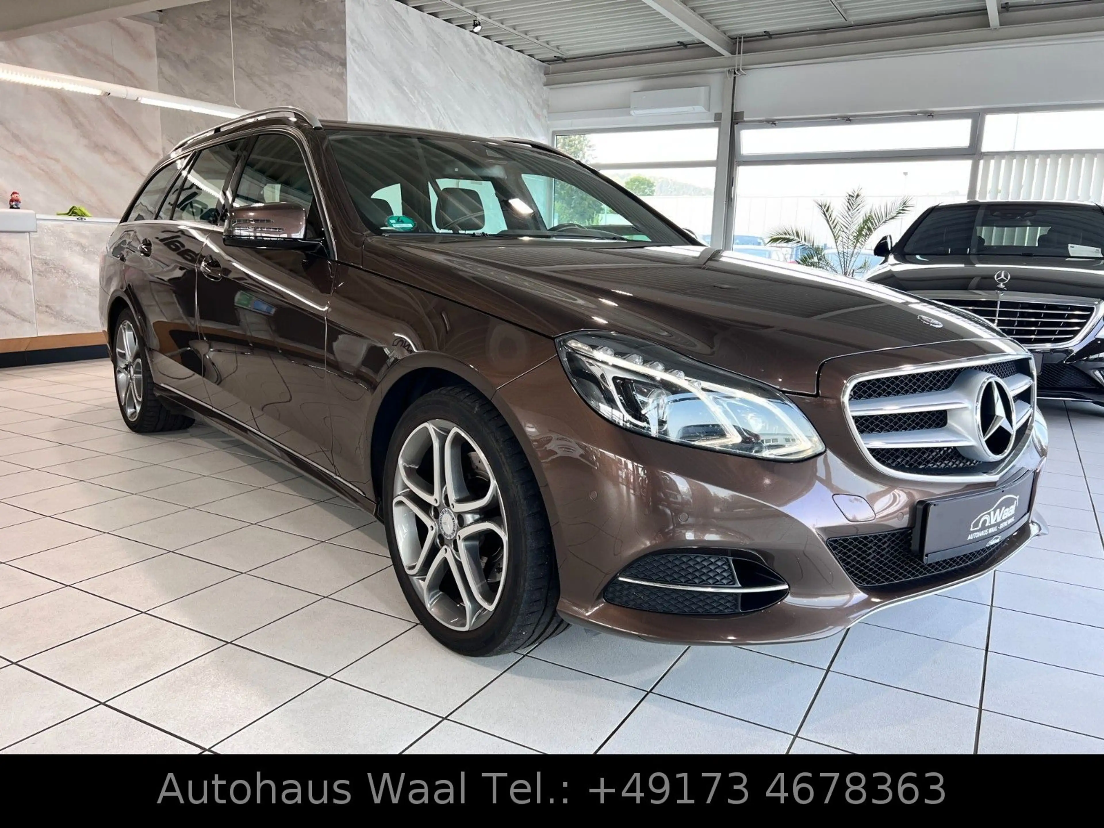 Mercedes-Benz E 250 T CGI | II-HAND | NAVI | SHZ | TEMPO | AHK — photo 3