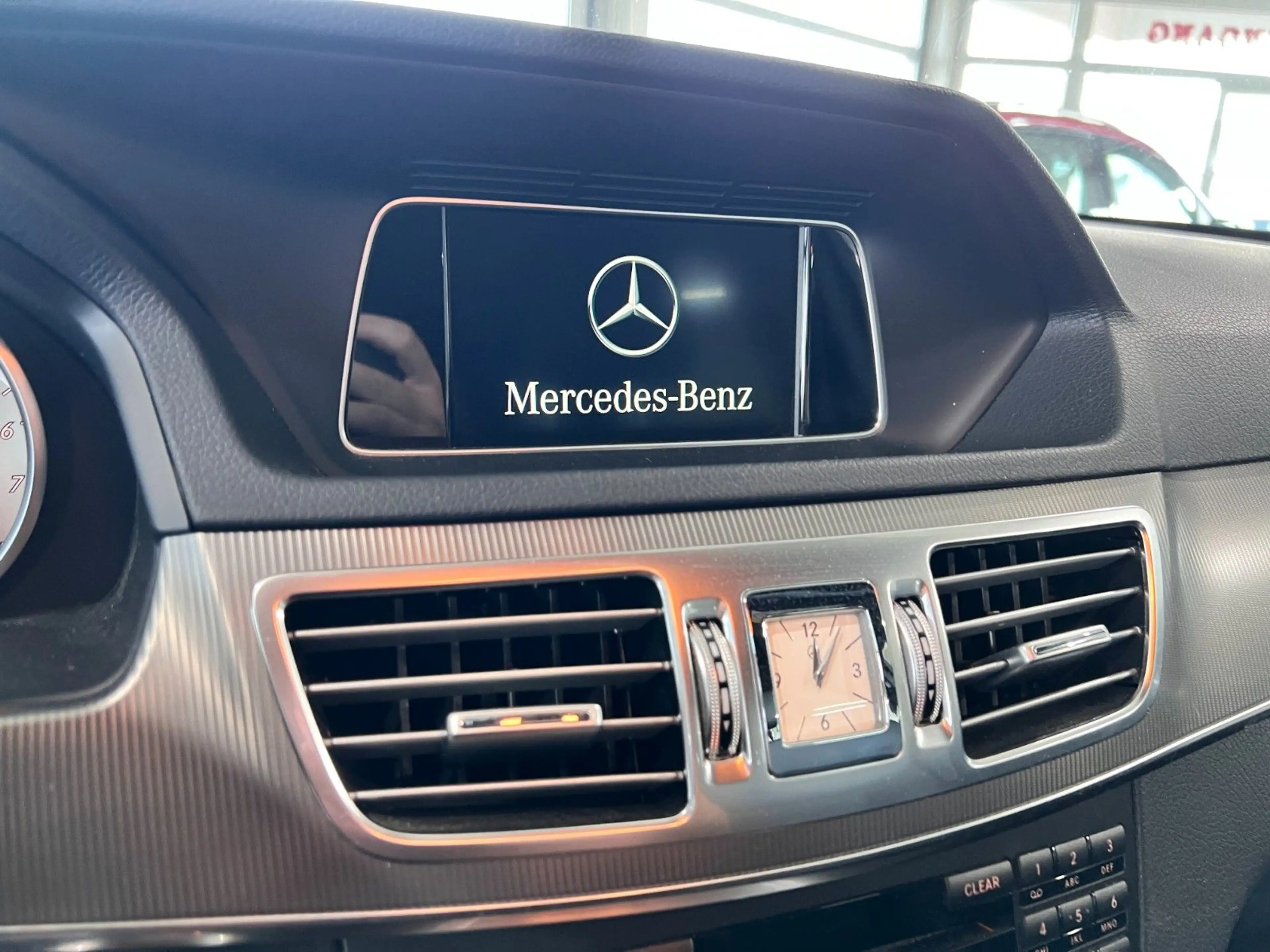 Mercedes-Benz E 250 T CGI | II-HAND | NAVI | SHZ | TEMPO | AHK — photo 13