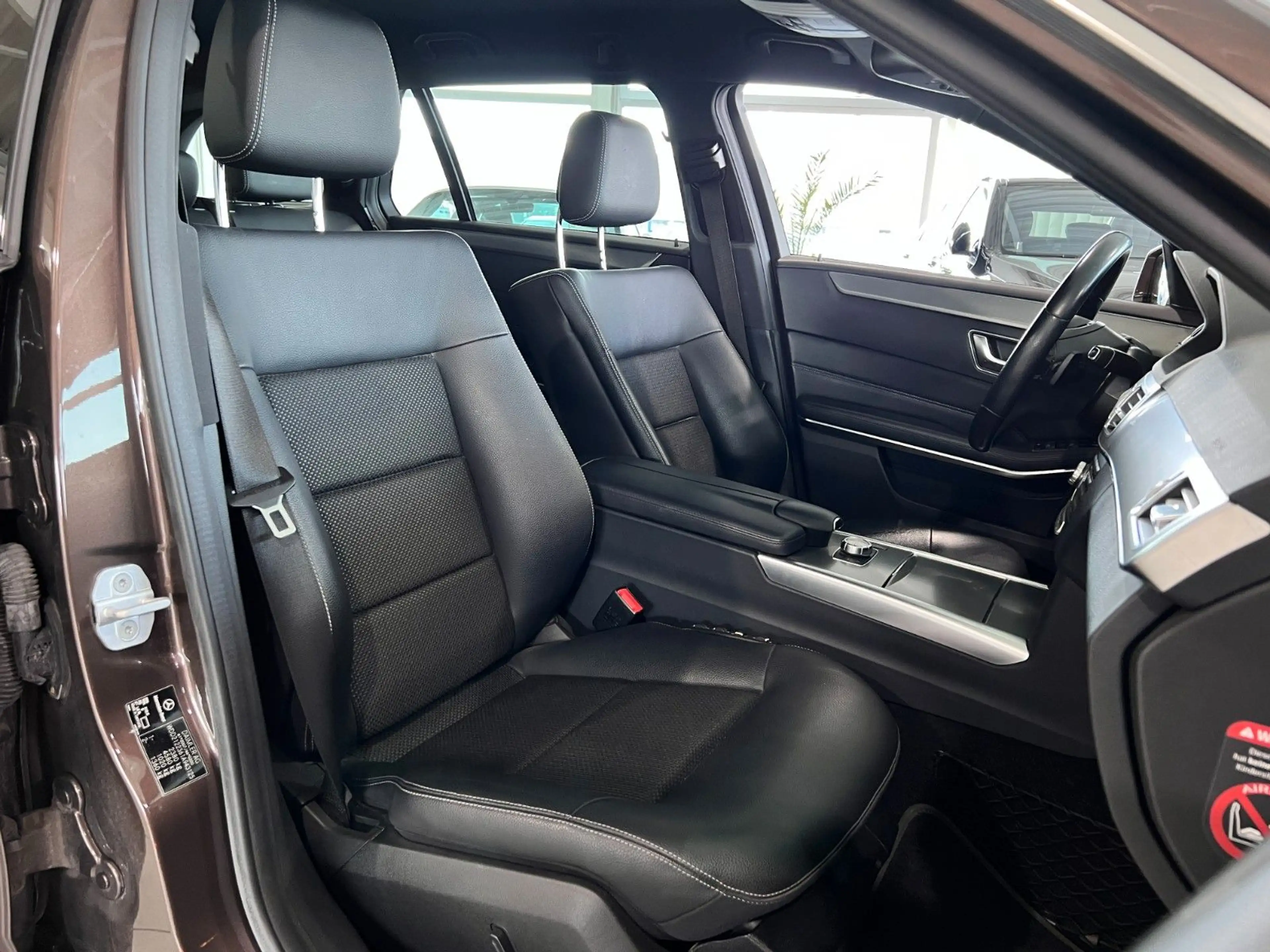 Mercedes-Benz E 250 T CGI | II-HAND | NAVI | SHZ | TEMPO | AHK — photo 20