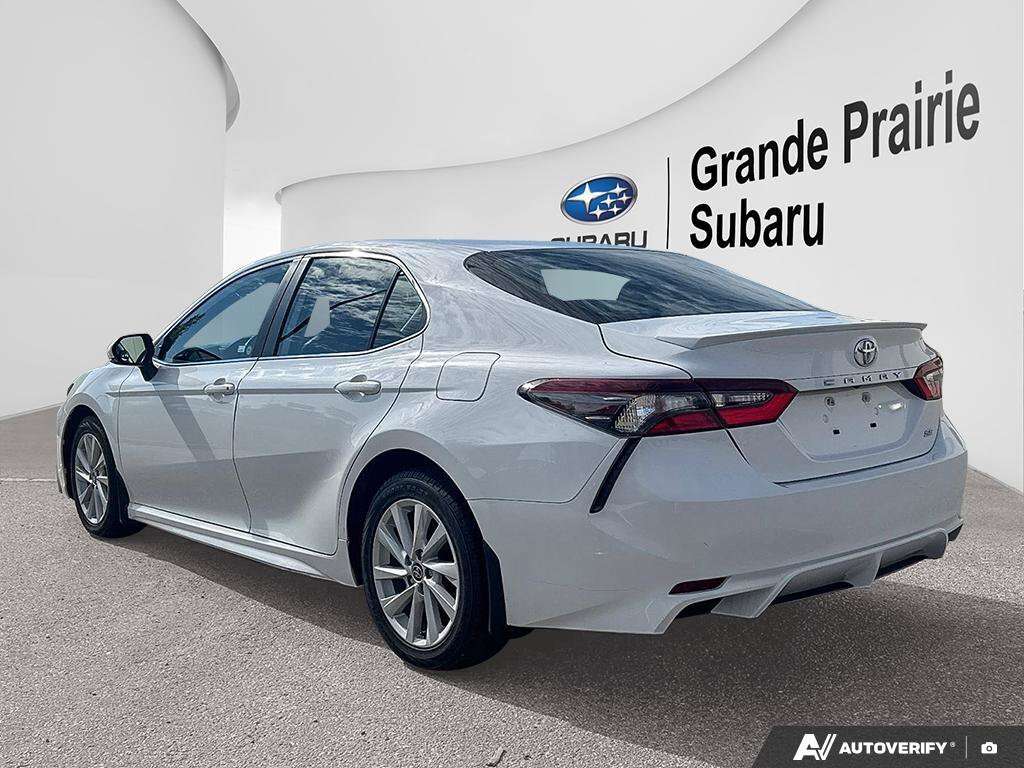 2022 Toyota Camry SE — снимка 1
