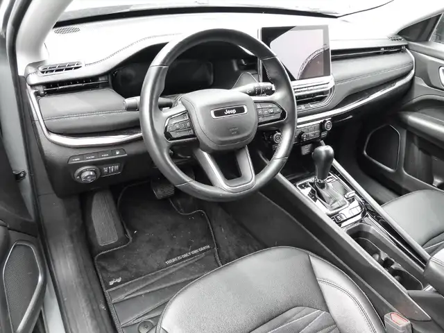 Jeep Compass view 4