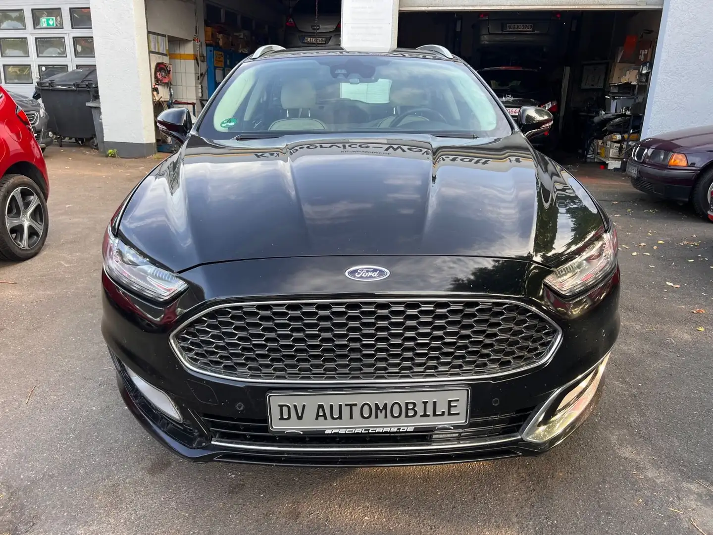 Ford Mondeo Turnier Vignale*HU 02/2027* Чёрный - 2