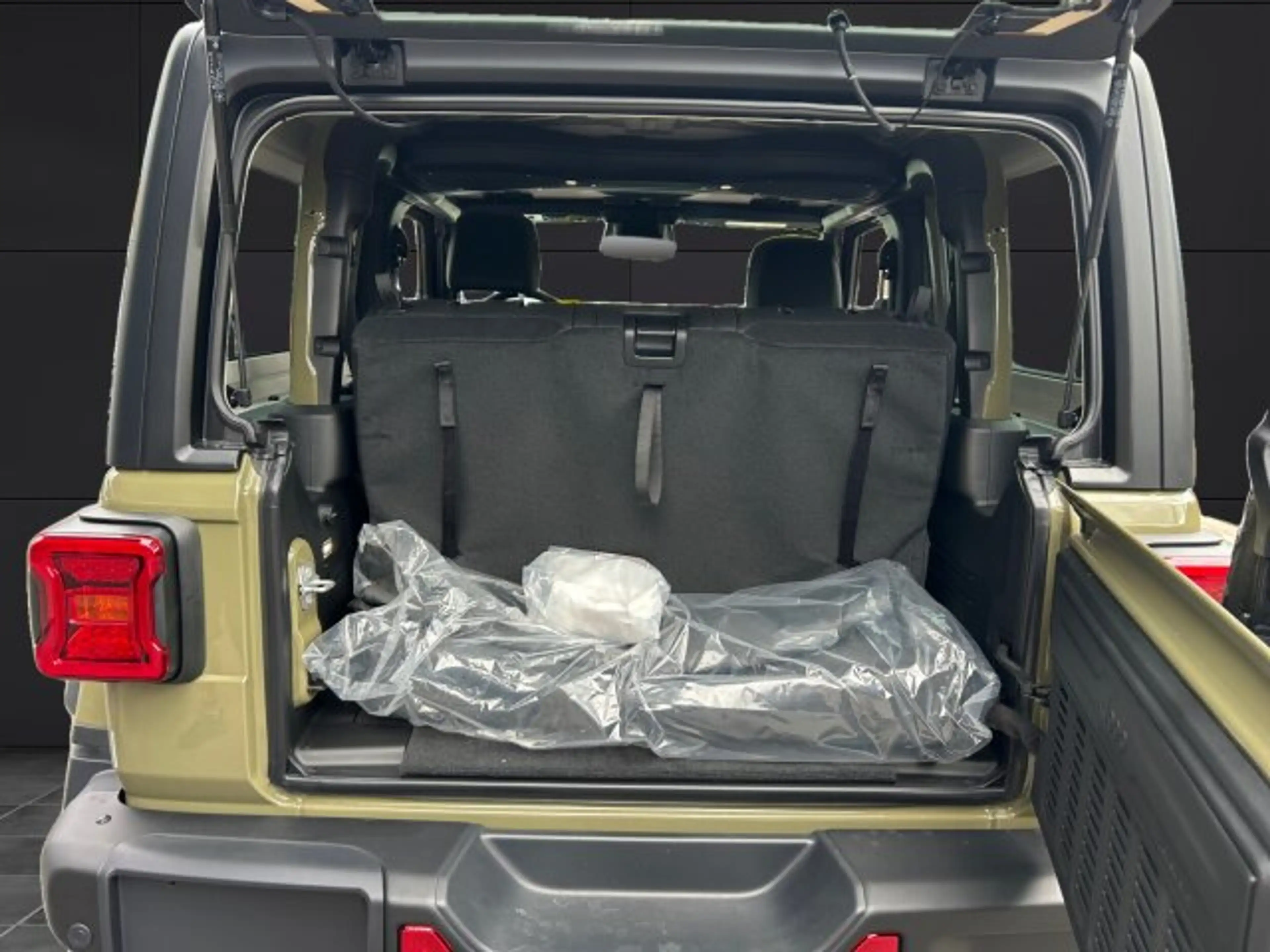 Jeep Wrangler Wrangler Rubicon 3-Türer Recon 35-Xtreme Package — photo 16