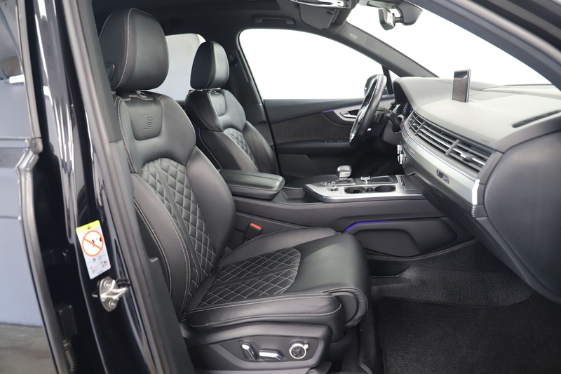 Audi SQ7 4.0TDI 435PS quattro 7Sitz Night Pano HUD — photo 10