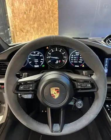 Porsche 911 view 13
