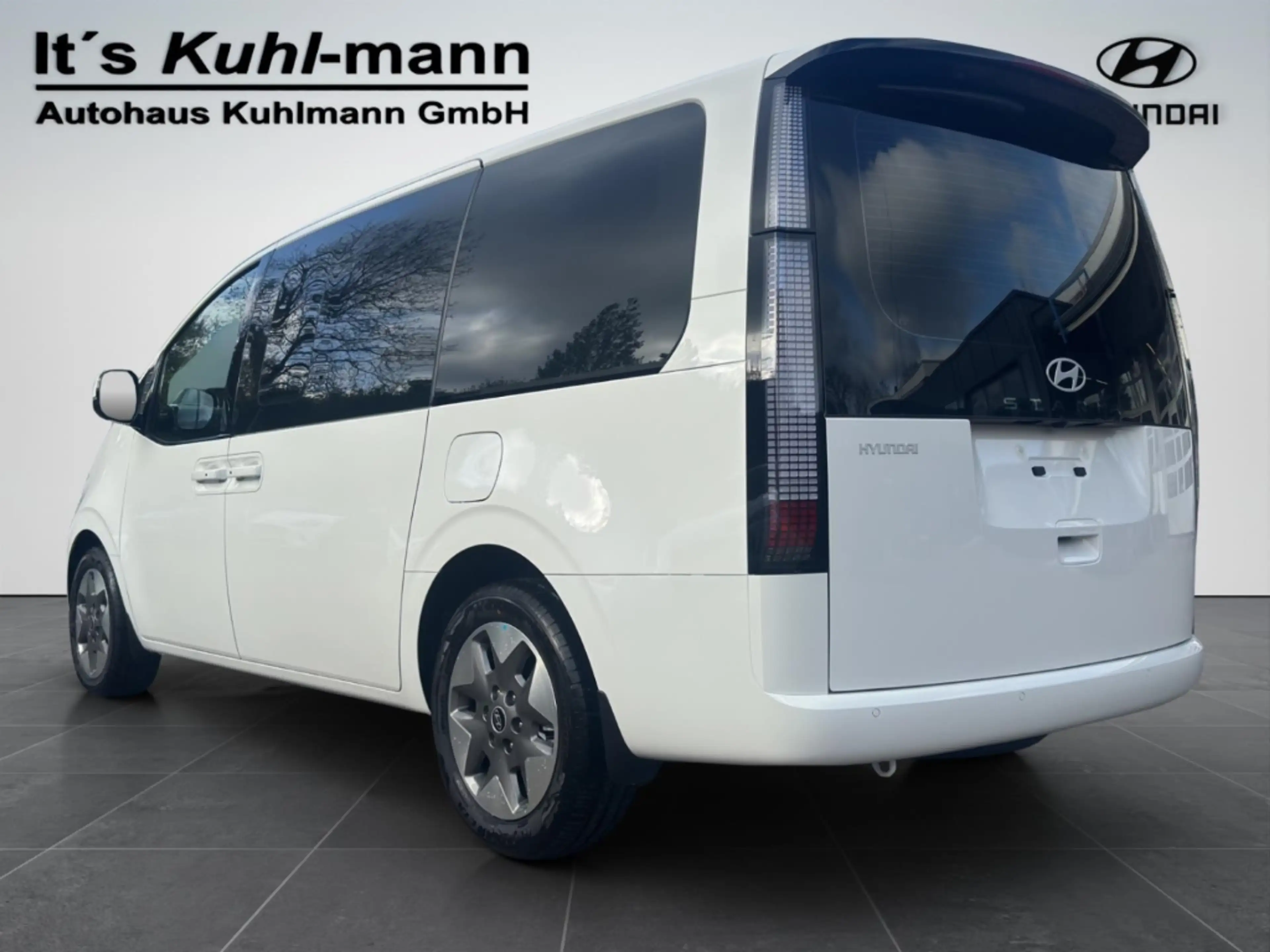 Hyundai STARIA PRIME Hybrid 9-Sitzer Panorama Park-Paket Navi Dig — photo 4
