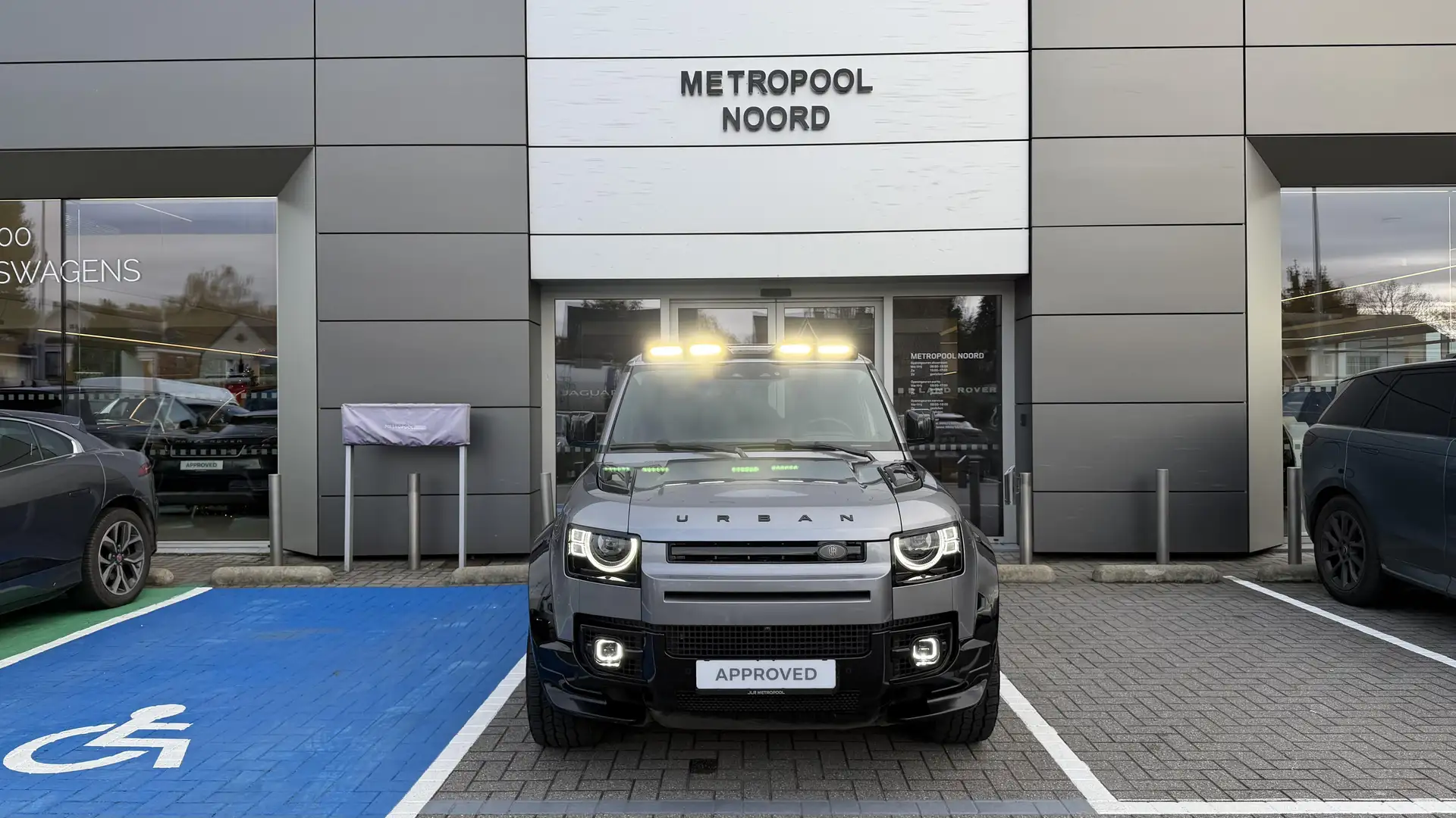 Land Rover Defender D200 SE // U R B A N // Lichte Vracht Grau - 2