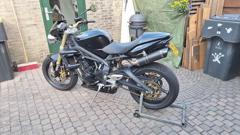 Triumph Street Triple 675 - foto 2