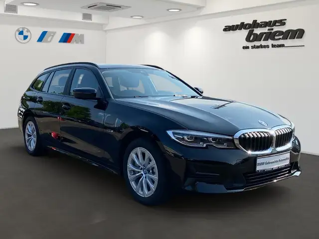 BMW 3 Series view 2