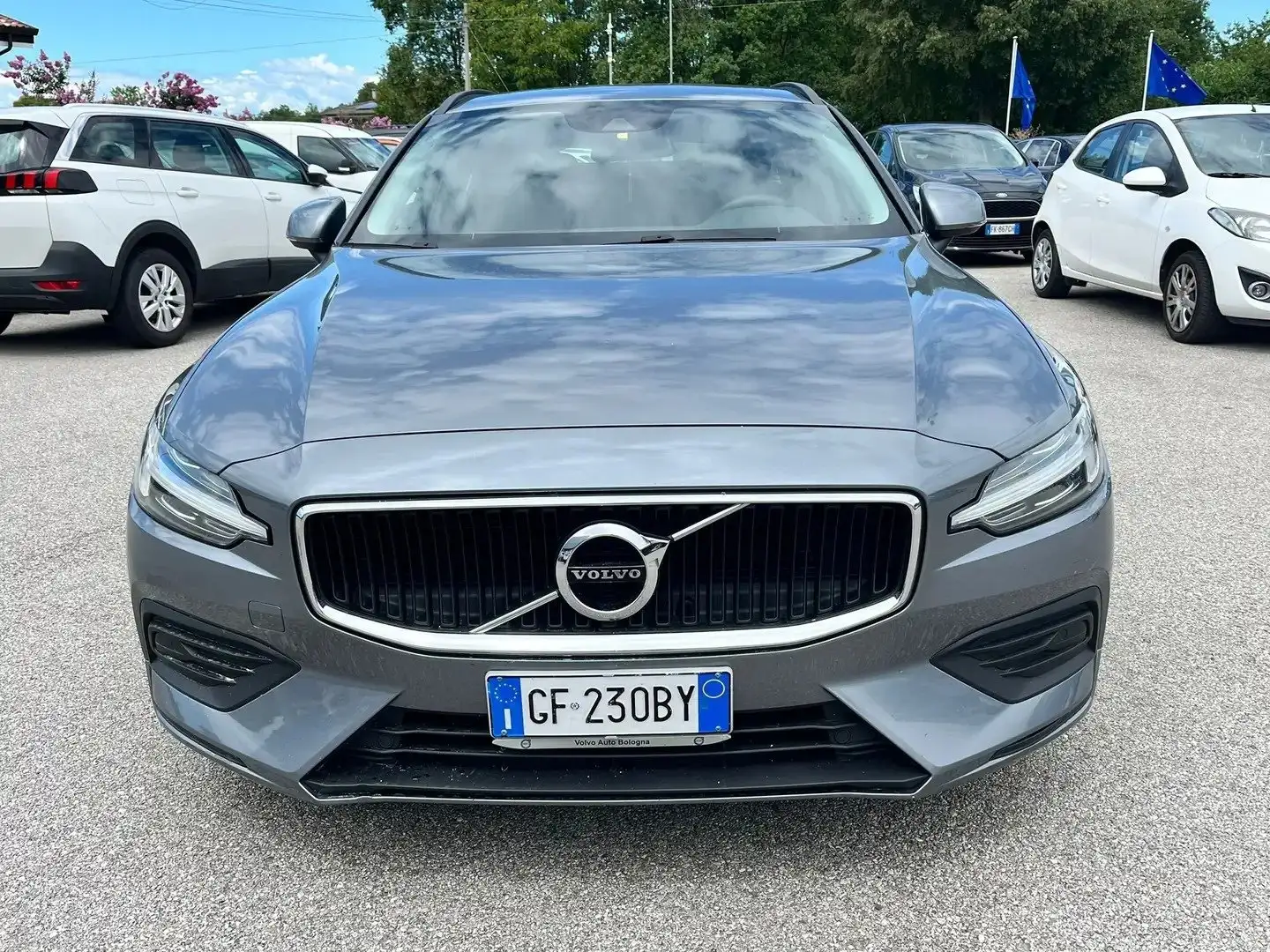 Volvo V60 V60 2.0 b4 Momentum Business auto - GF230BY Grigio - 2