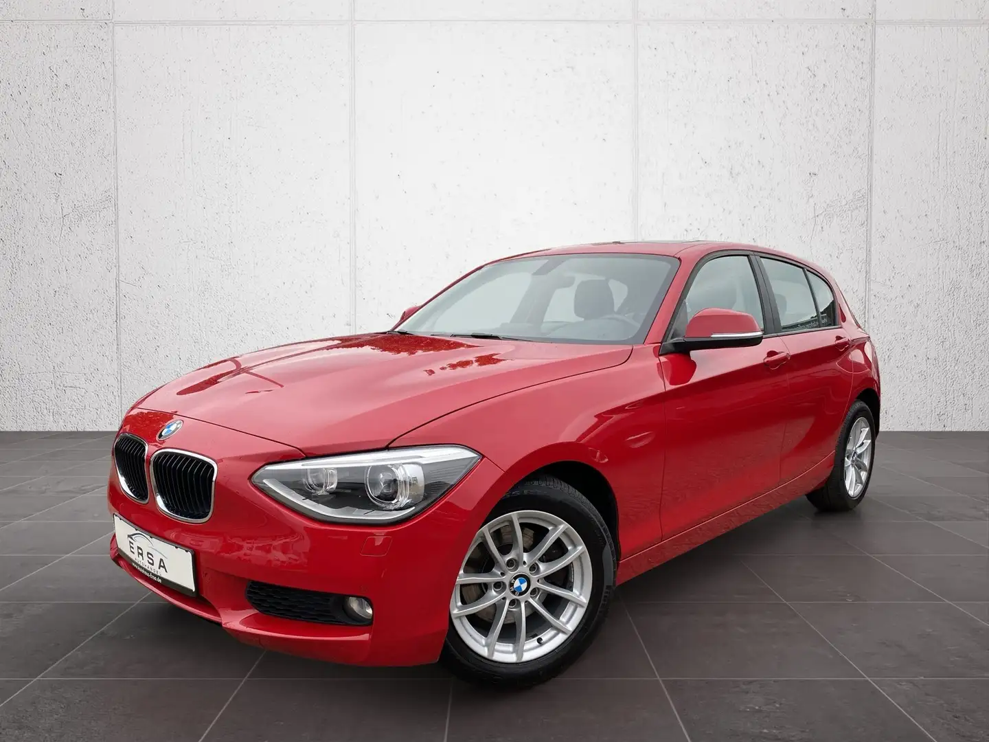 BMW 118 i *Aut*Xenon*Schiebedach*Navi*PDC*1.Hand* Rood - 1