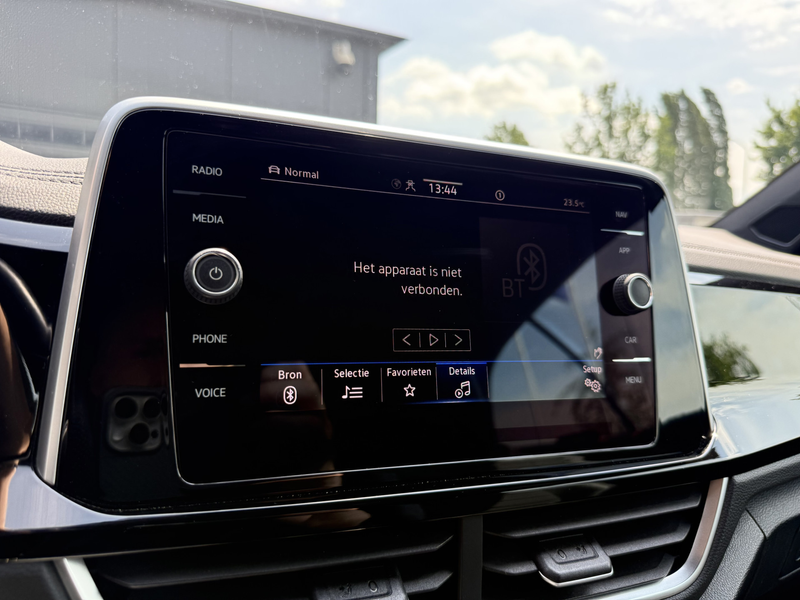 Volkswagen T-Roc Cabrio 1.5 TSI R-Line — photo 25