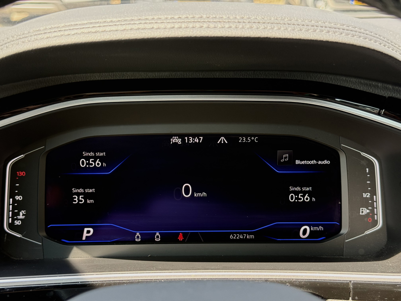 Volkswagen T-Roc Cabrio 1.5 TSI R-Line — photo 31