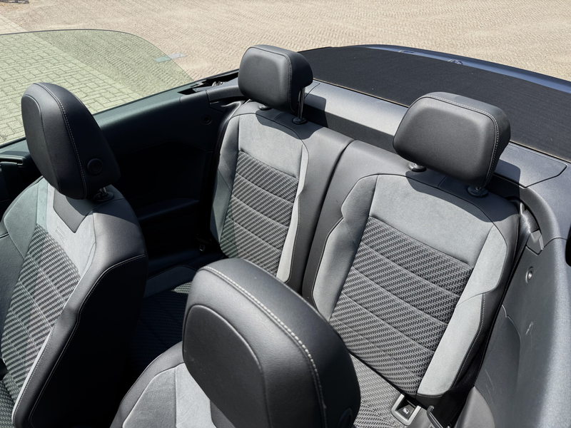 Volkswagen T-Roc Cabrio 1.5 TSI R-Line — photo 30