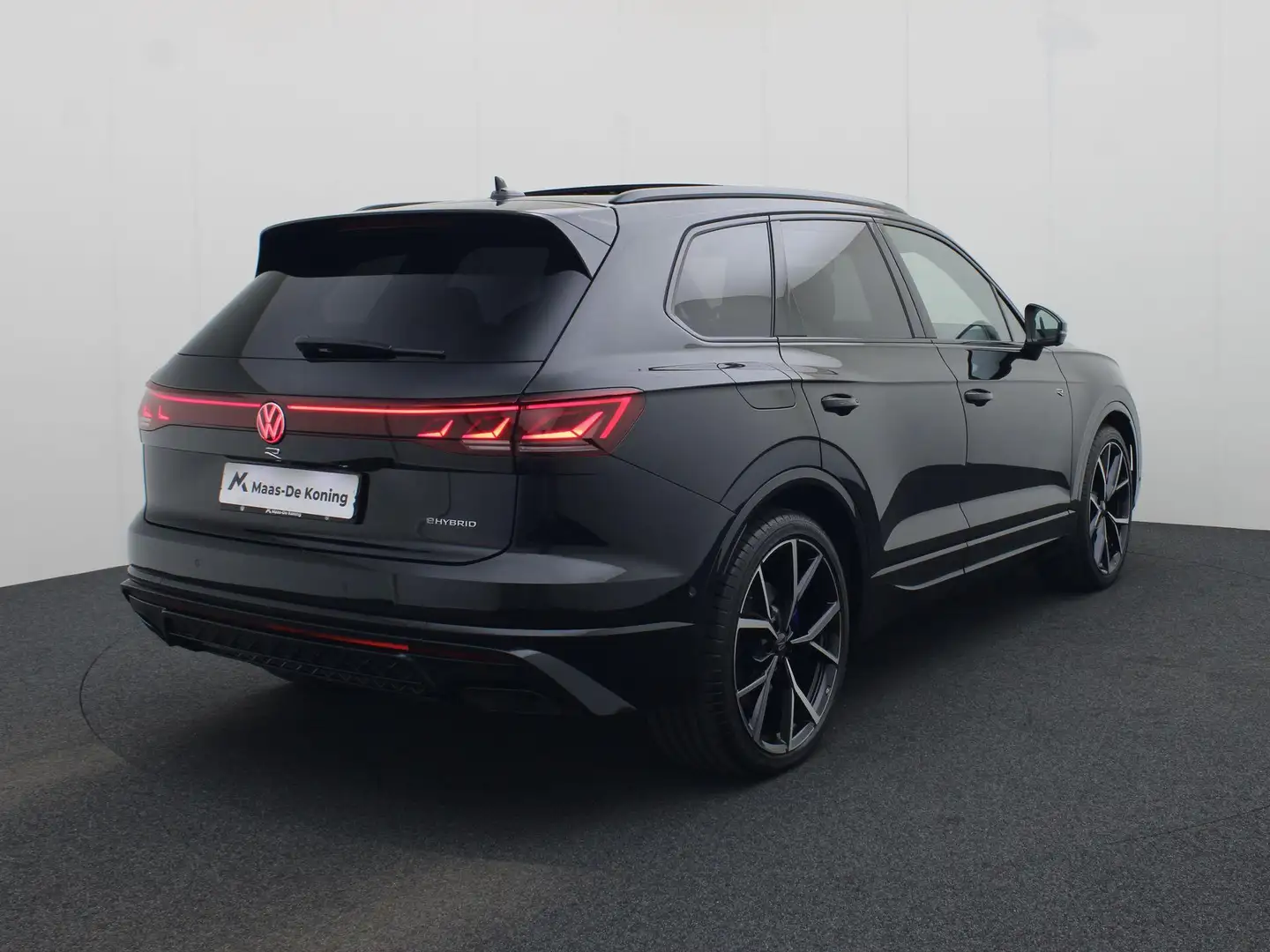 Volkswagen Touareg 3.0 TSieHybrid 340kW/462PK 4MOTION R · Panoramadak Zwart - 2