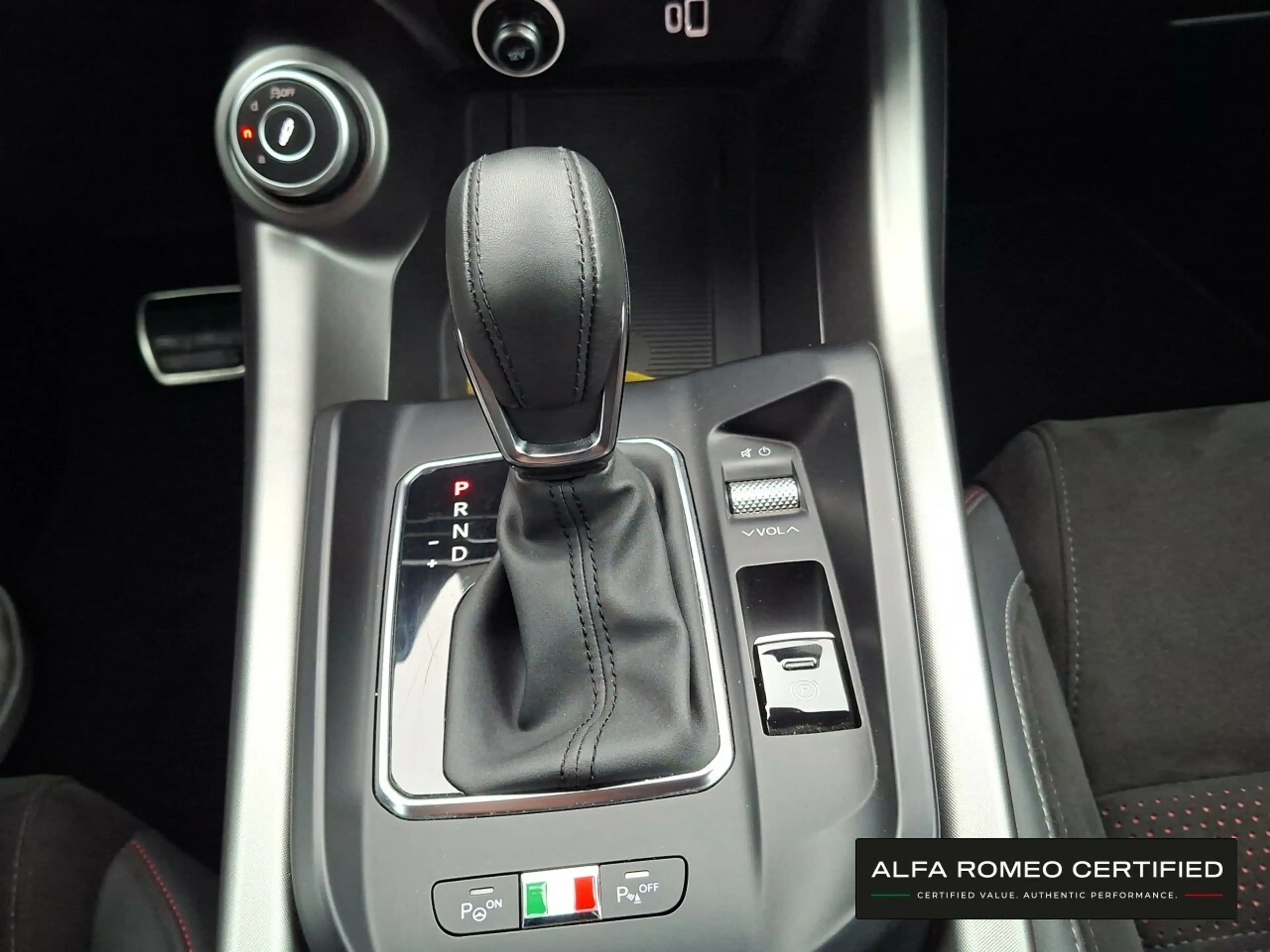 Alfa Romeo Tonale Veloce 1.5 VGT MildHybrid — photo 17
