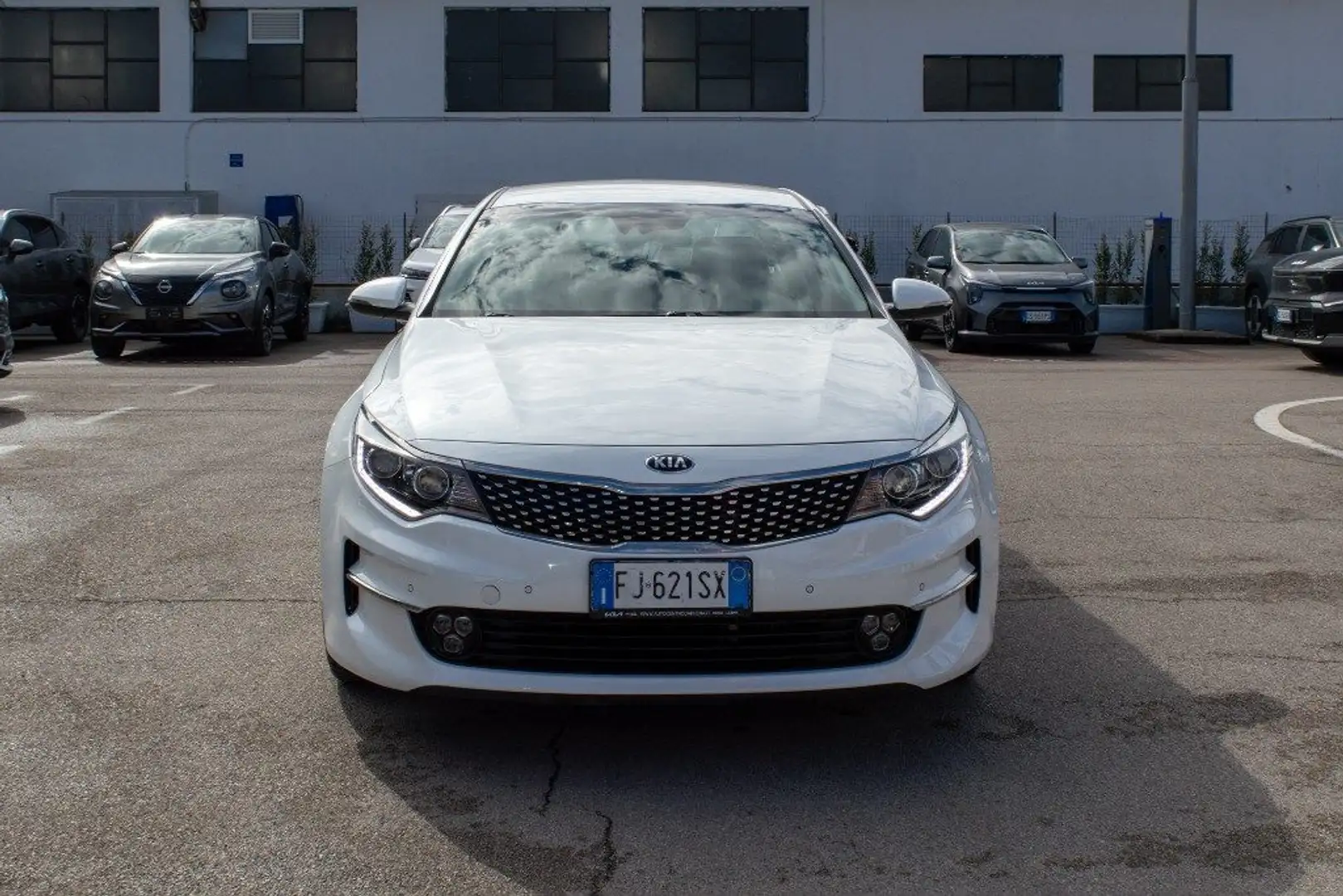 Kia Optima 1.7 CRDi Stop&Go DCT7 Business Class Weiß - 2