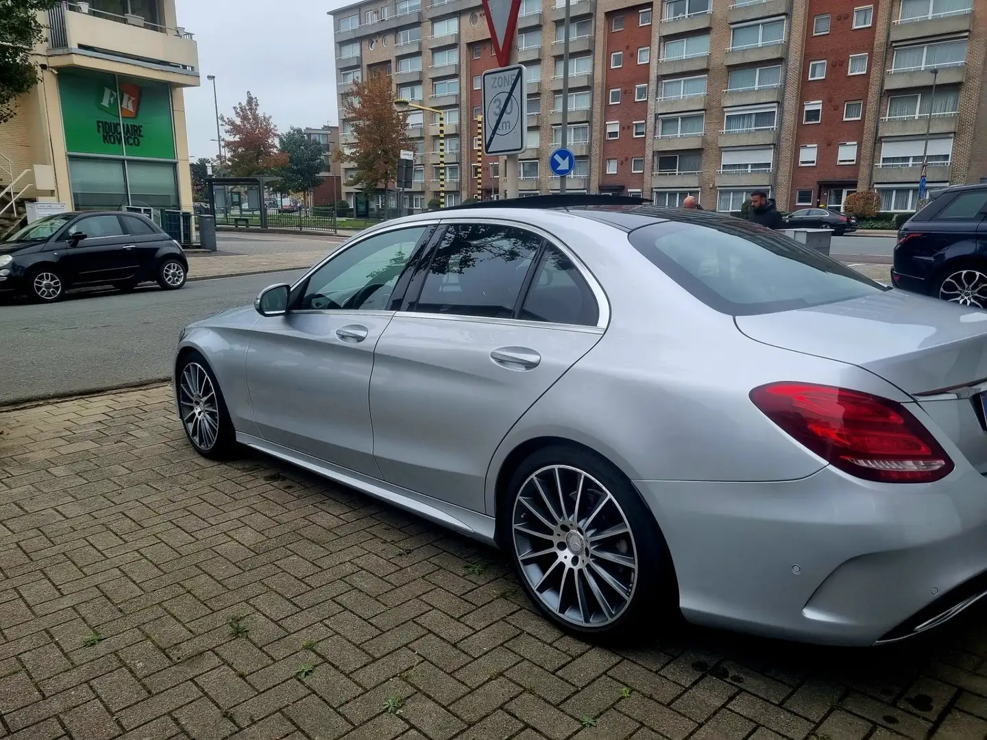 Mercedes-Benz C 220 Mercedes-Benz C220 7G-TRONIC AMG-Line Argent - 1