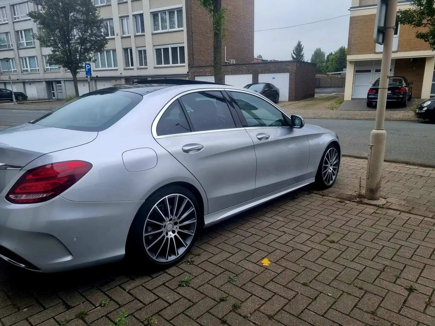 Mercedes-Benz C 220 Mercedes-Benz C220 7G-TRONIC AMG-Line Argent - 2
