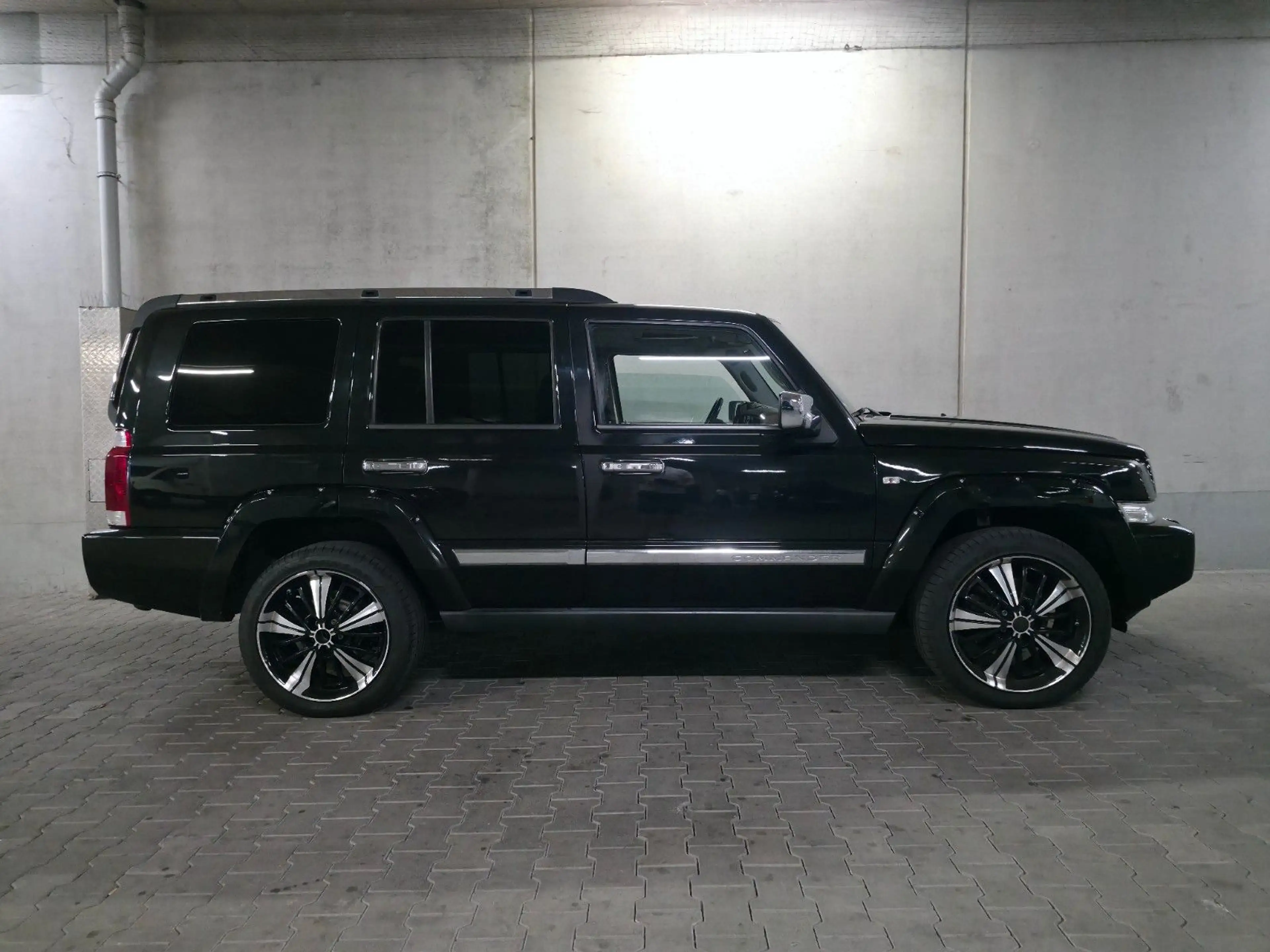 Jeep Commander 3.0 CRD Limited AHK 7 Sitze — photo 7