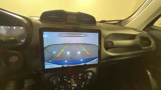 Jeep Renegade view 17