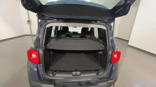 Jeep Renegade view 20