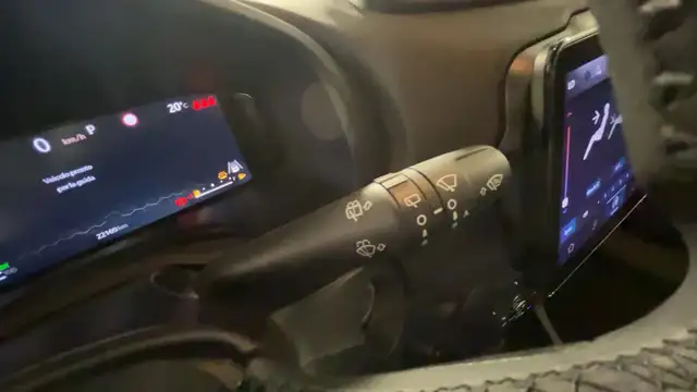 Jeep Renegade view 14