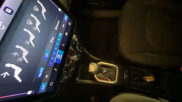 Jeep Renegade view 16