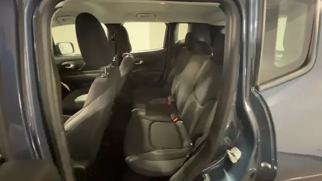 Jeep Renegade view 9