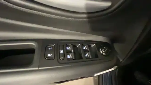 Jeep Renegade view 19